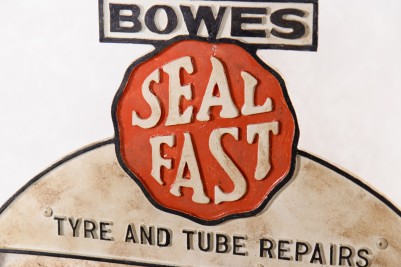 bows-seal-fast-sign